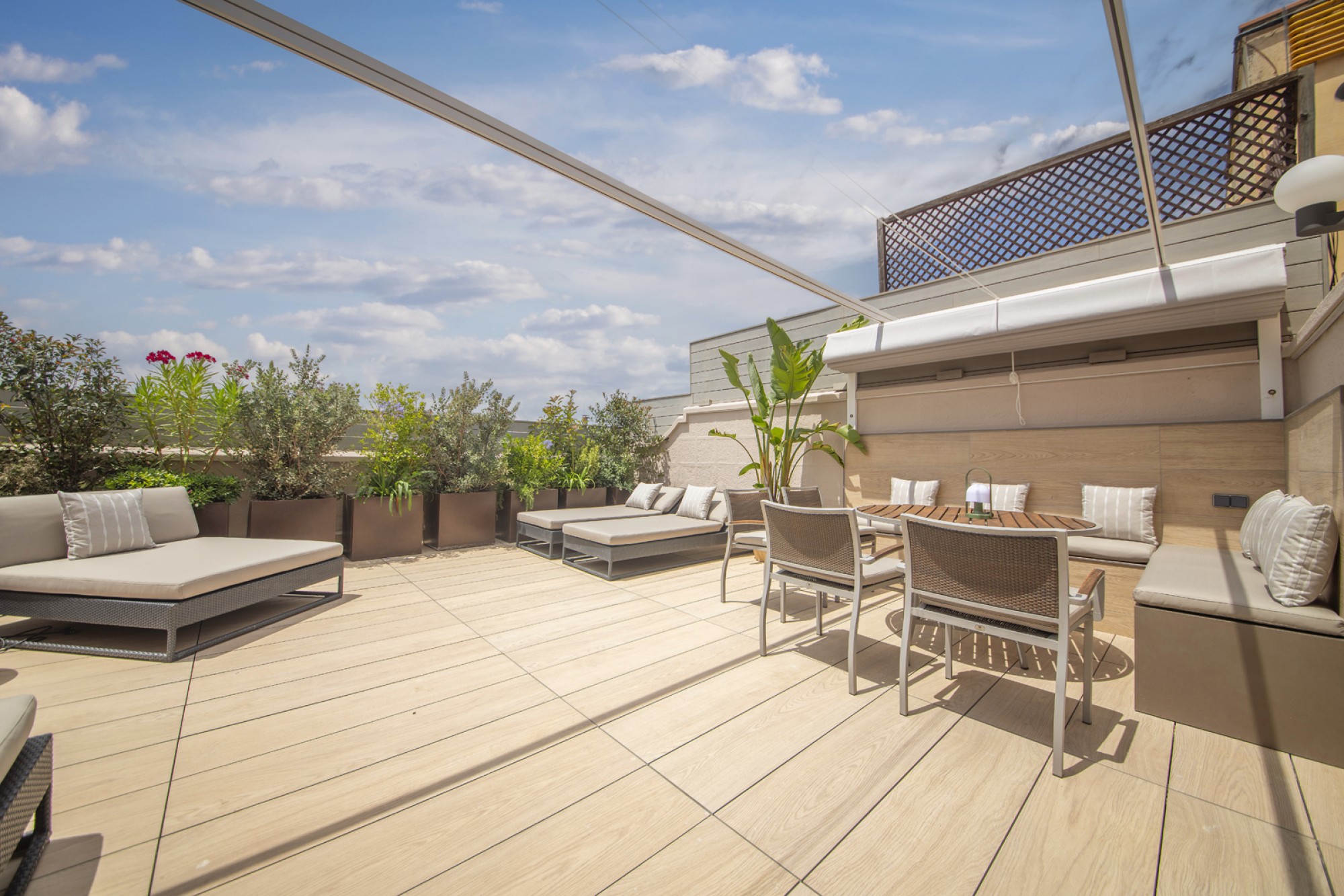 Luxury Celebrity Real Estate and Home Sales - Robb Report